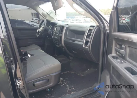 2018 Ram 1500 Express 4X4 5'7 Box z USA, uszkodzony, nr VIN 3C6RR7KT4JG269748